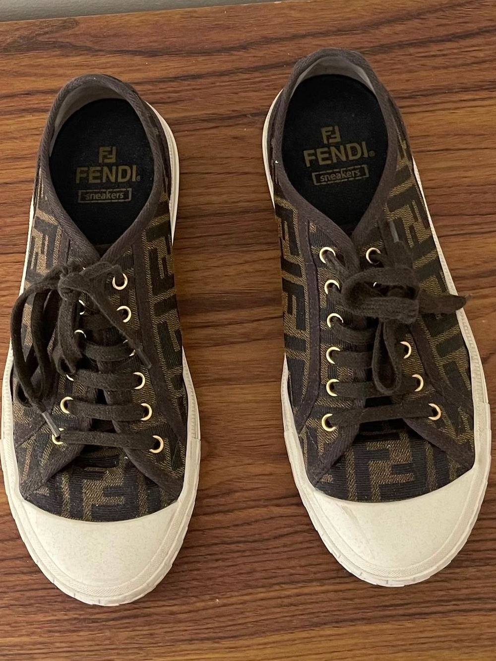 Fendi Brown & Black FF Logo Low-Top Sneakers